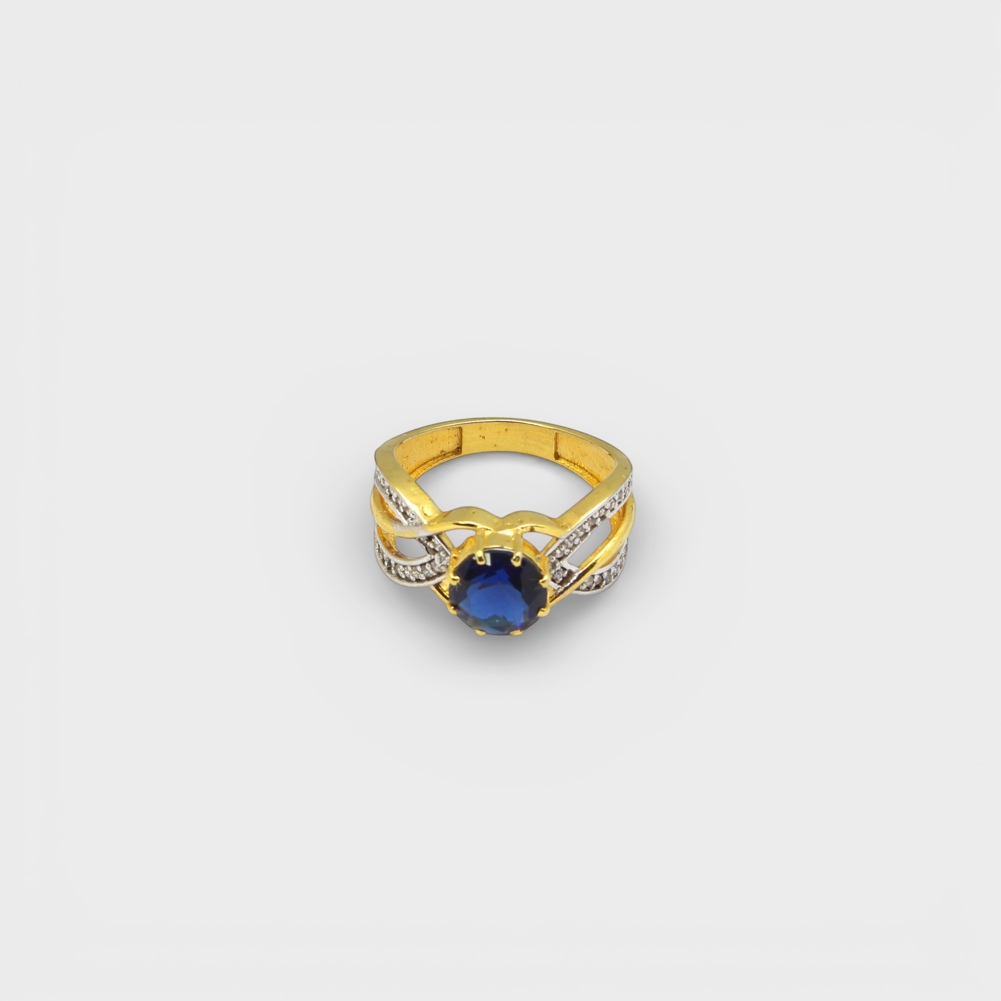 Royal Infinity Sapphire Ring – Oval Blue Gem