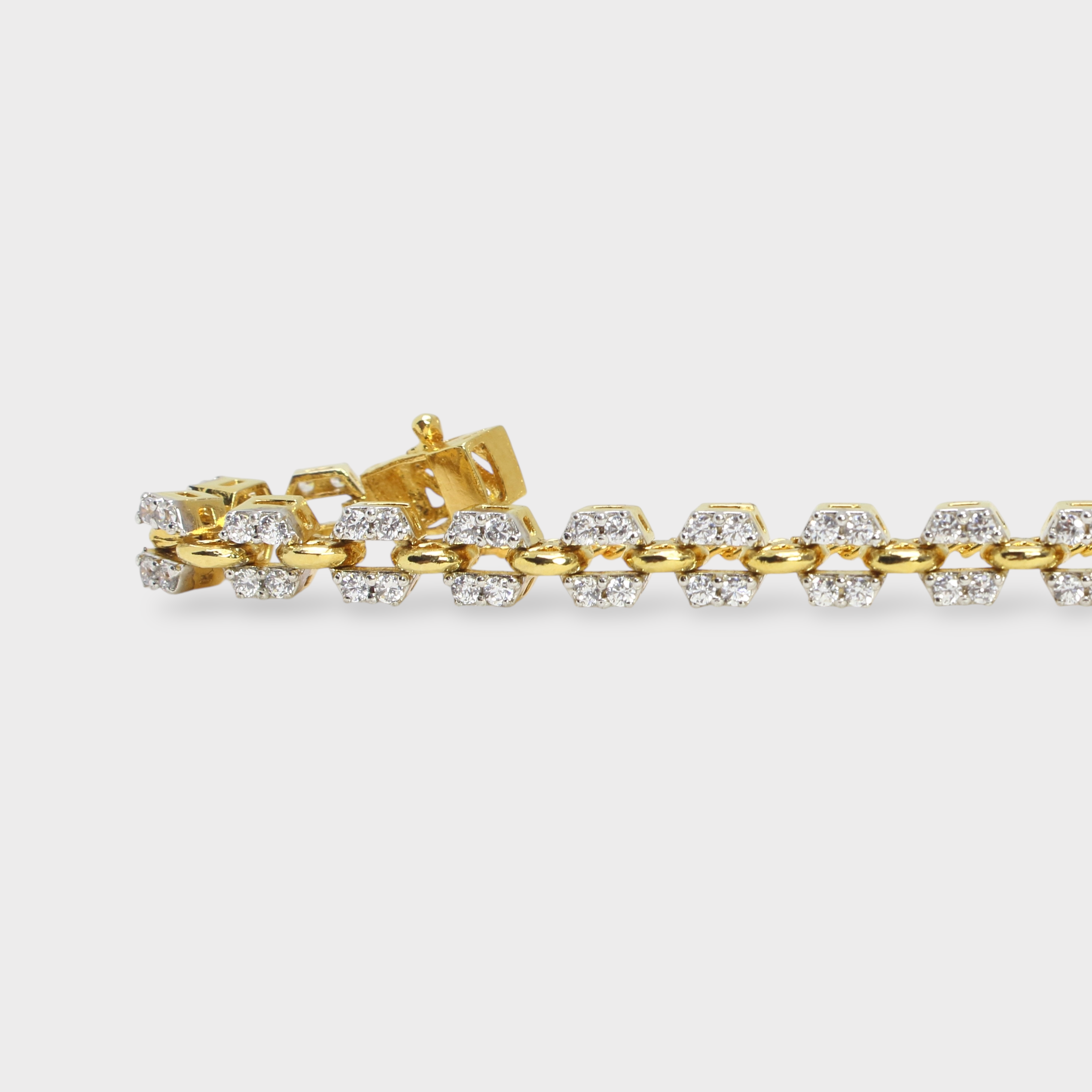 Iced Cuban Link Bracelet – 18K Gold Plated