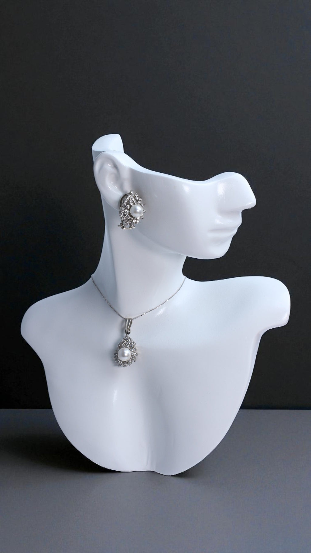 Lunar Bloom Suite - Monis Anas Jewellers