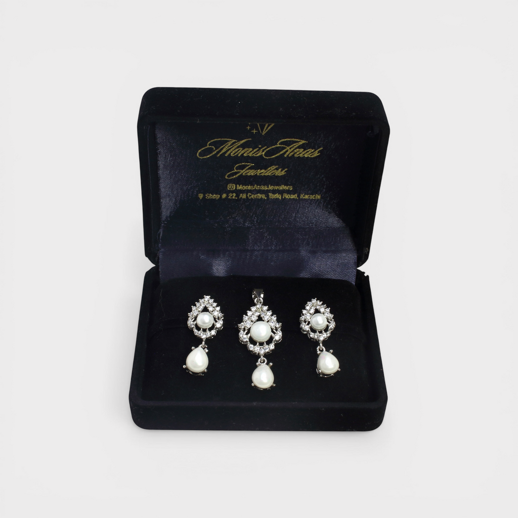 Royal Pearl Drop Set