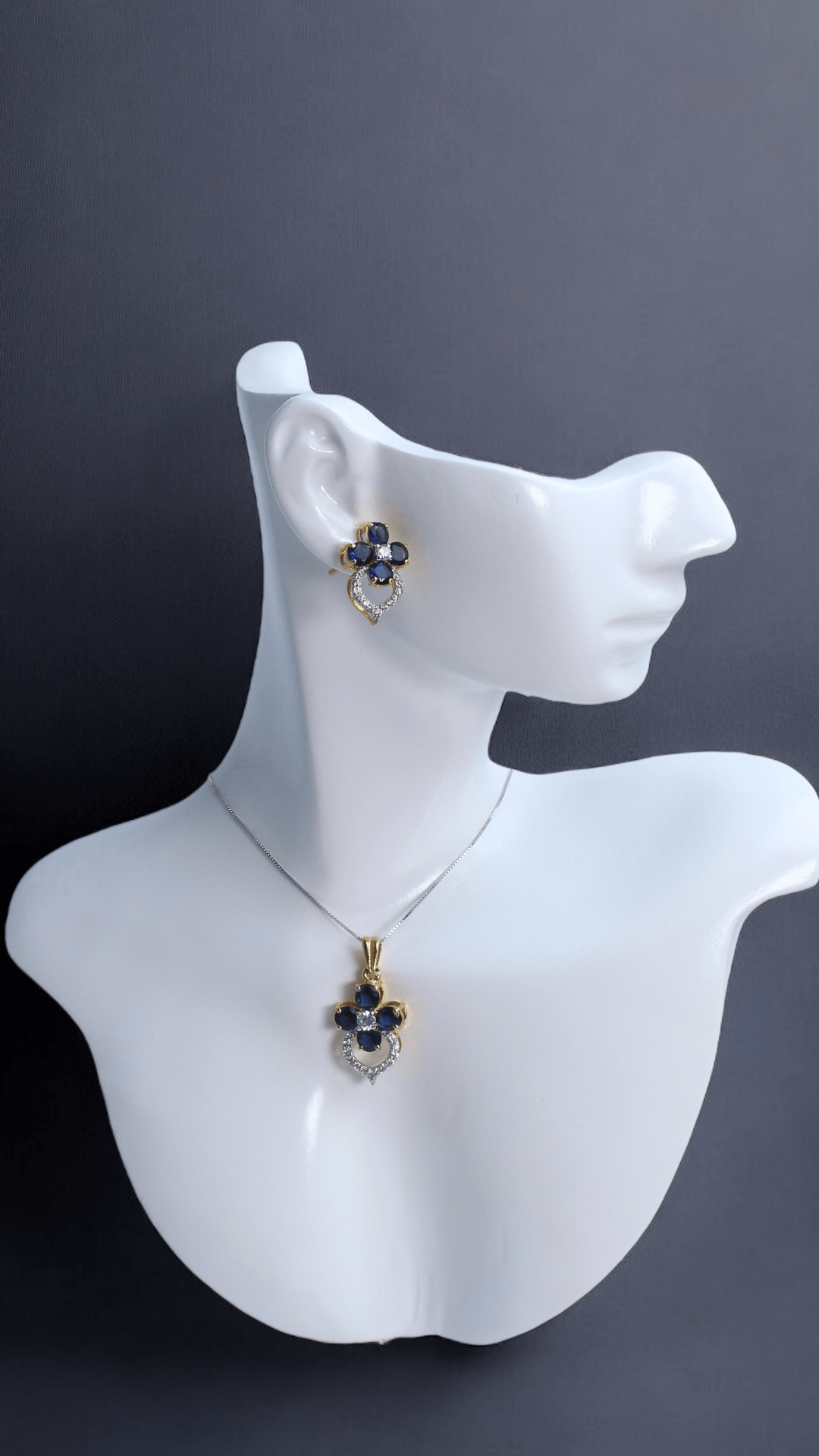 Sapphire Clover Suite - Monis Anas Jewellers