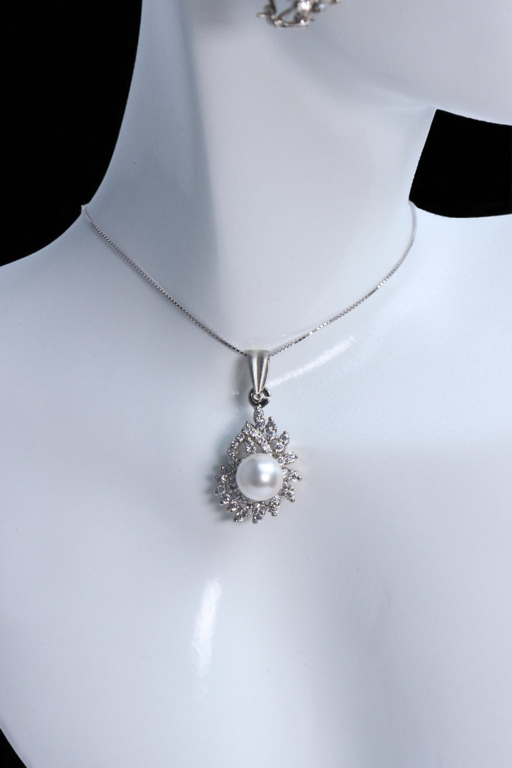 Lunar Bloom Suite - Monis Anas Jewellers