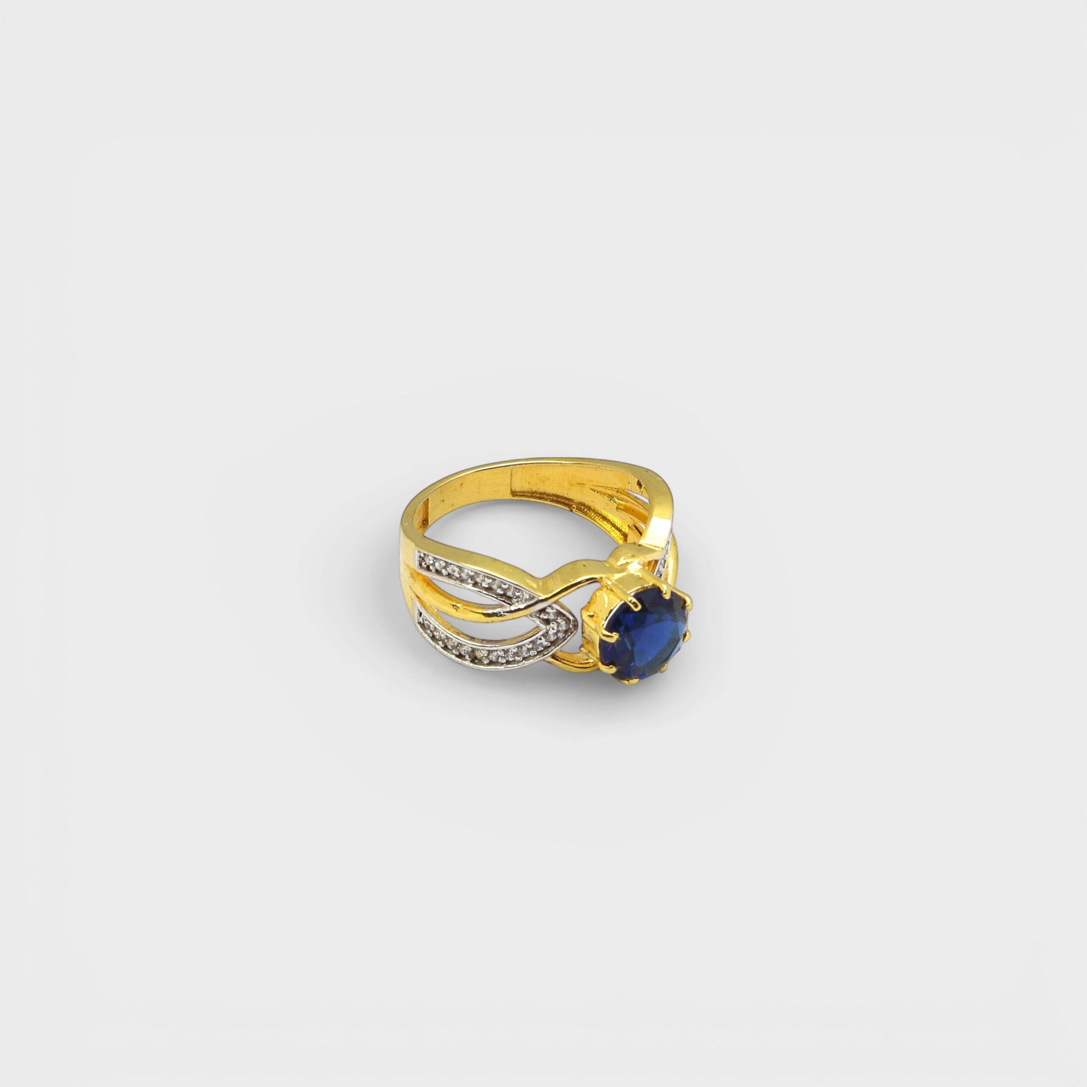 Royal Infinity Sapphire Ring – Oval Blue Gem
