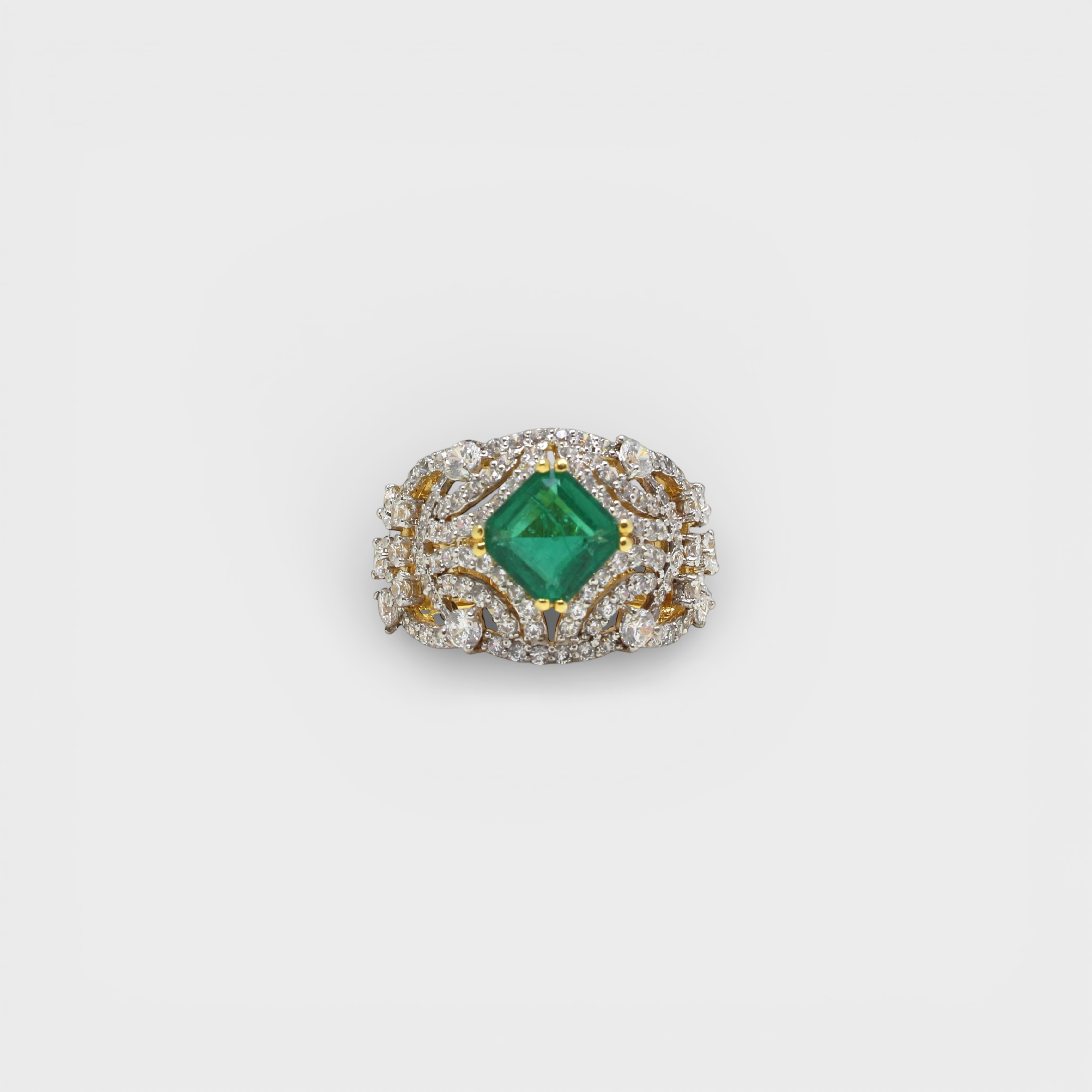 Emerald Majesty Ring
