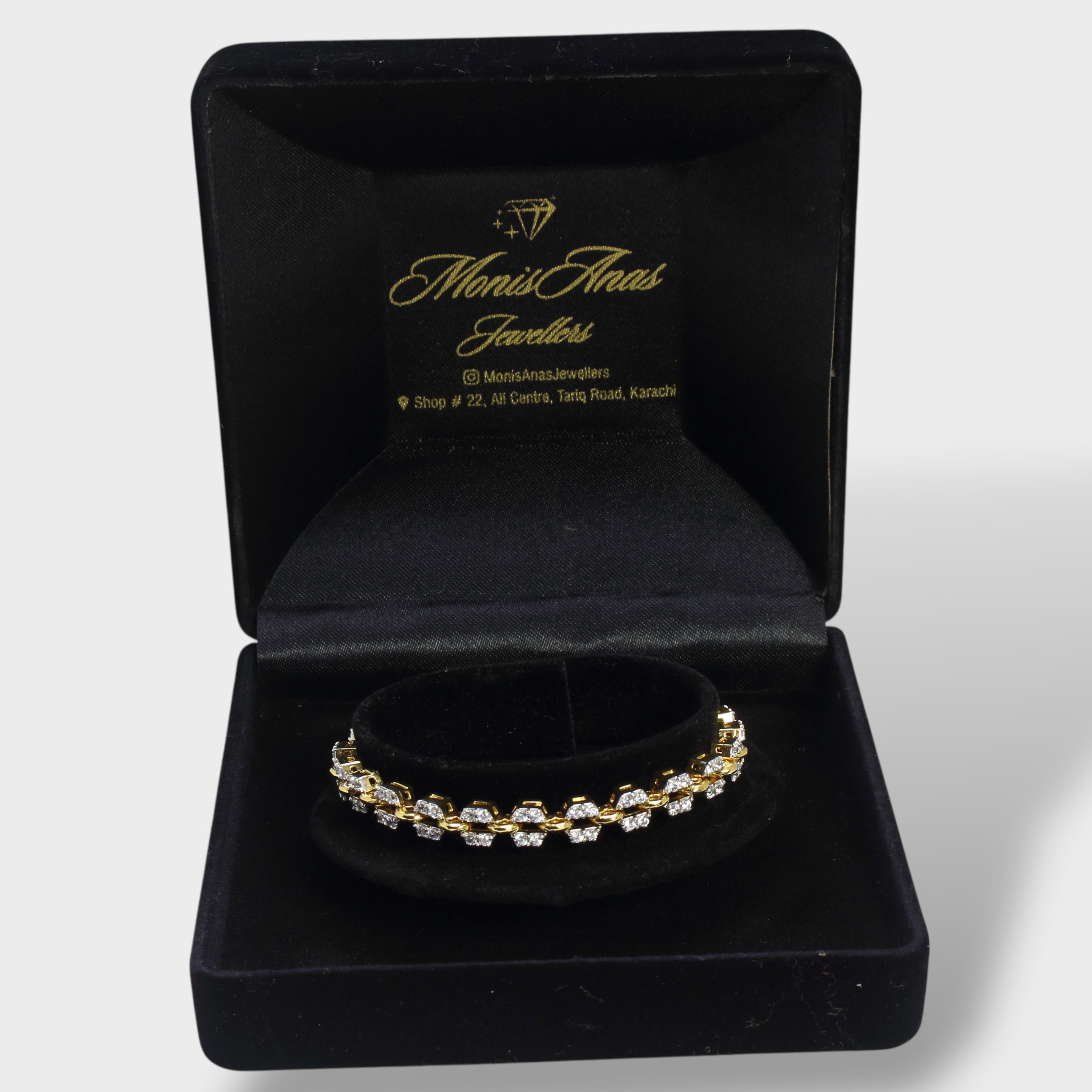 Iced Cuban Link Bracelet – 18K Gold Plated