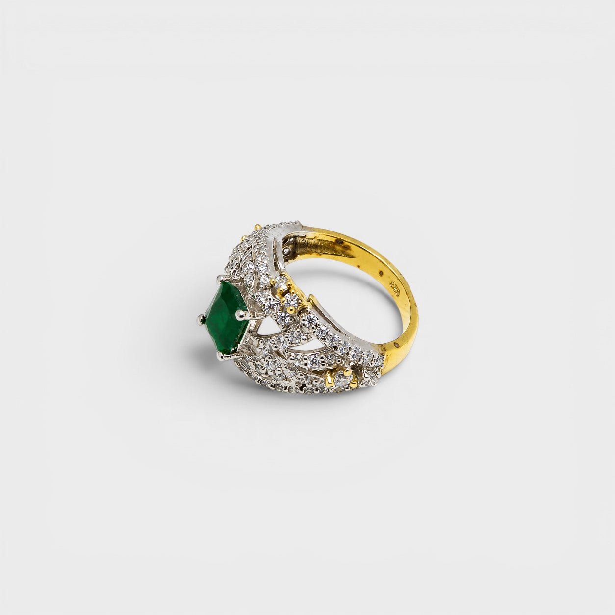 Emerald Enigma Ring - Monis Anas Jewellers