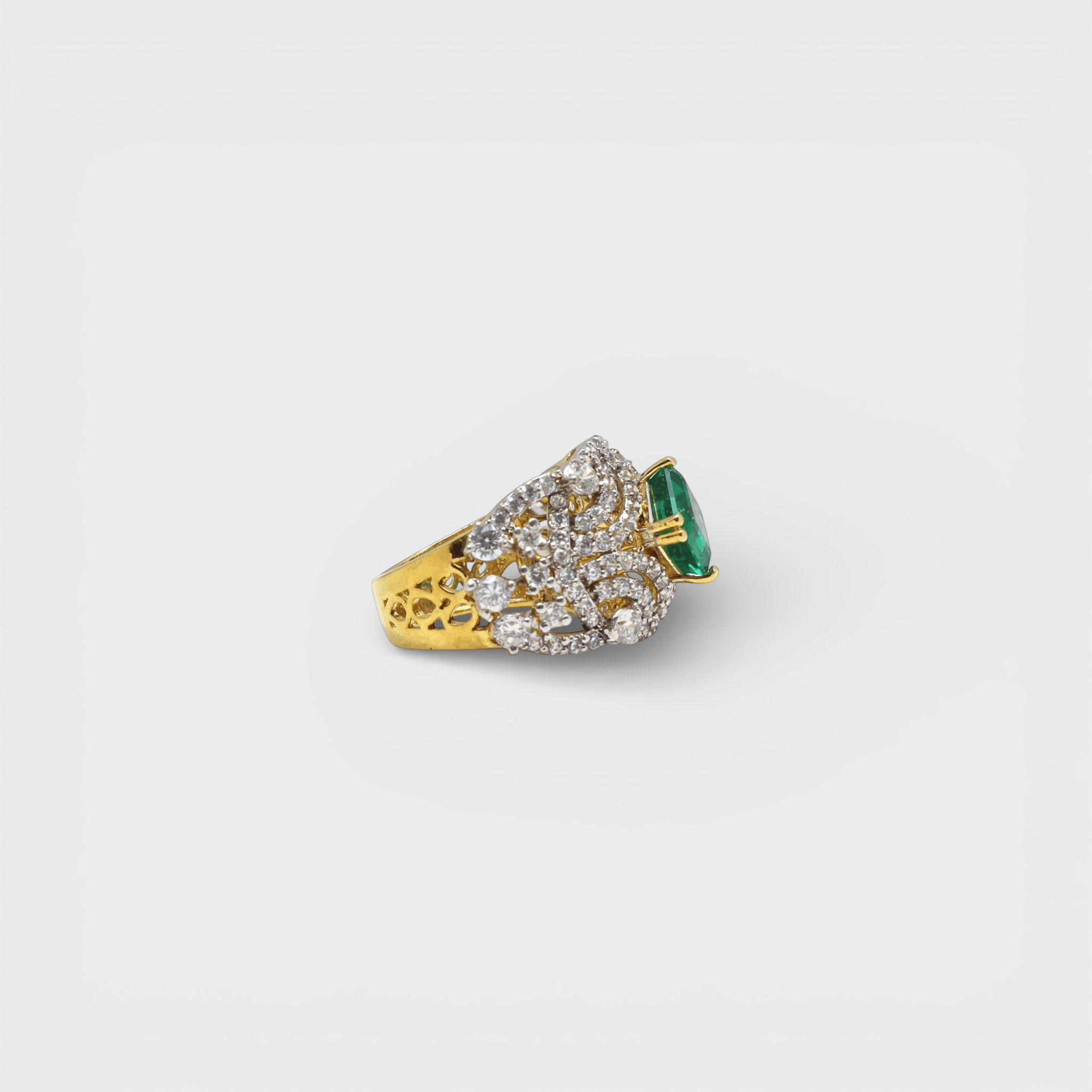 Emerald Majesty Ring - Monis Anas Jewellers