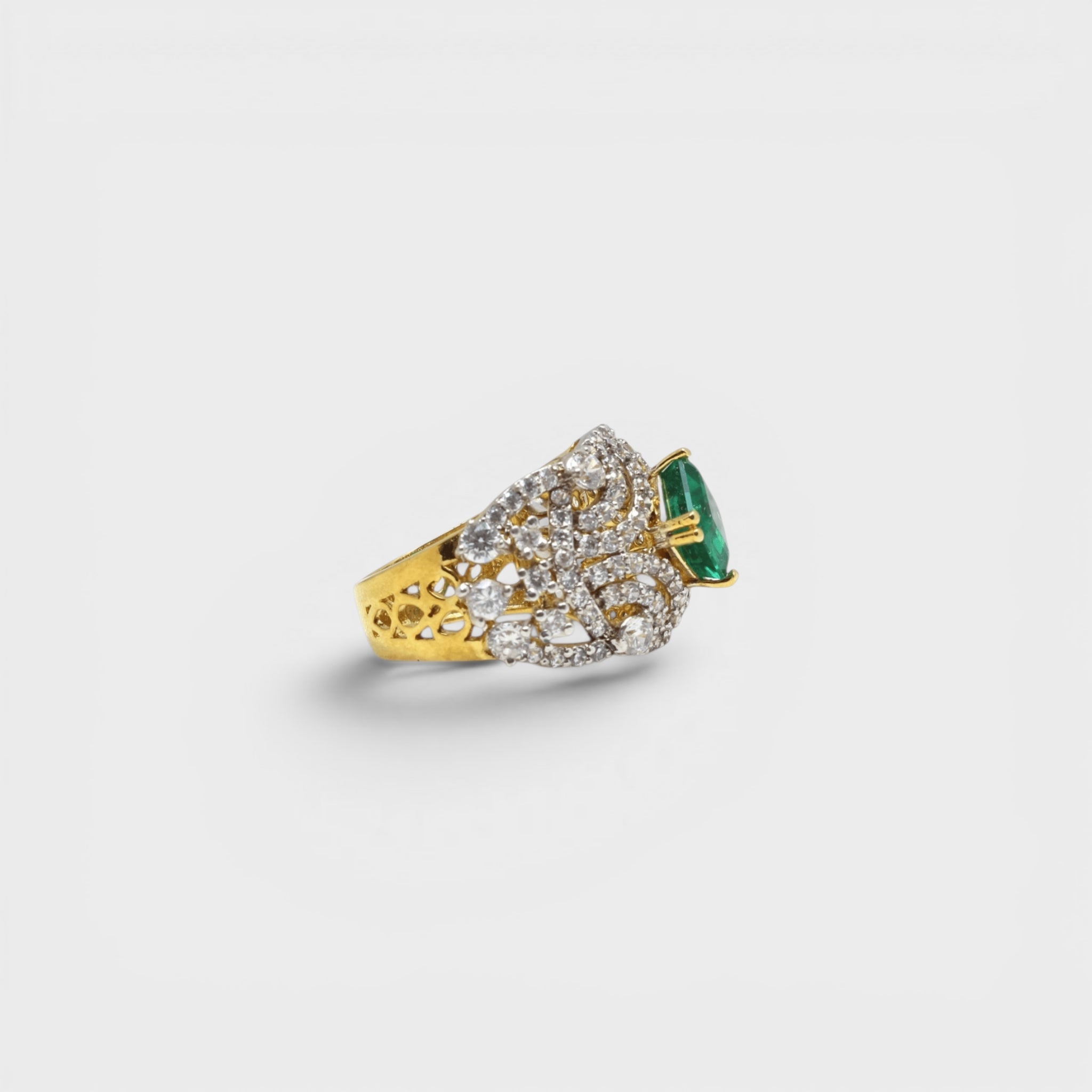 Emerald Majesty Ring - Monis Anas Jewellers