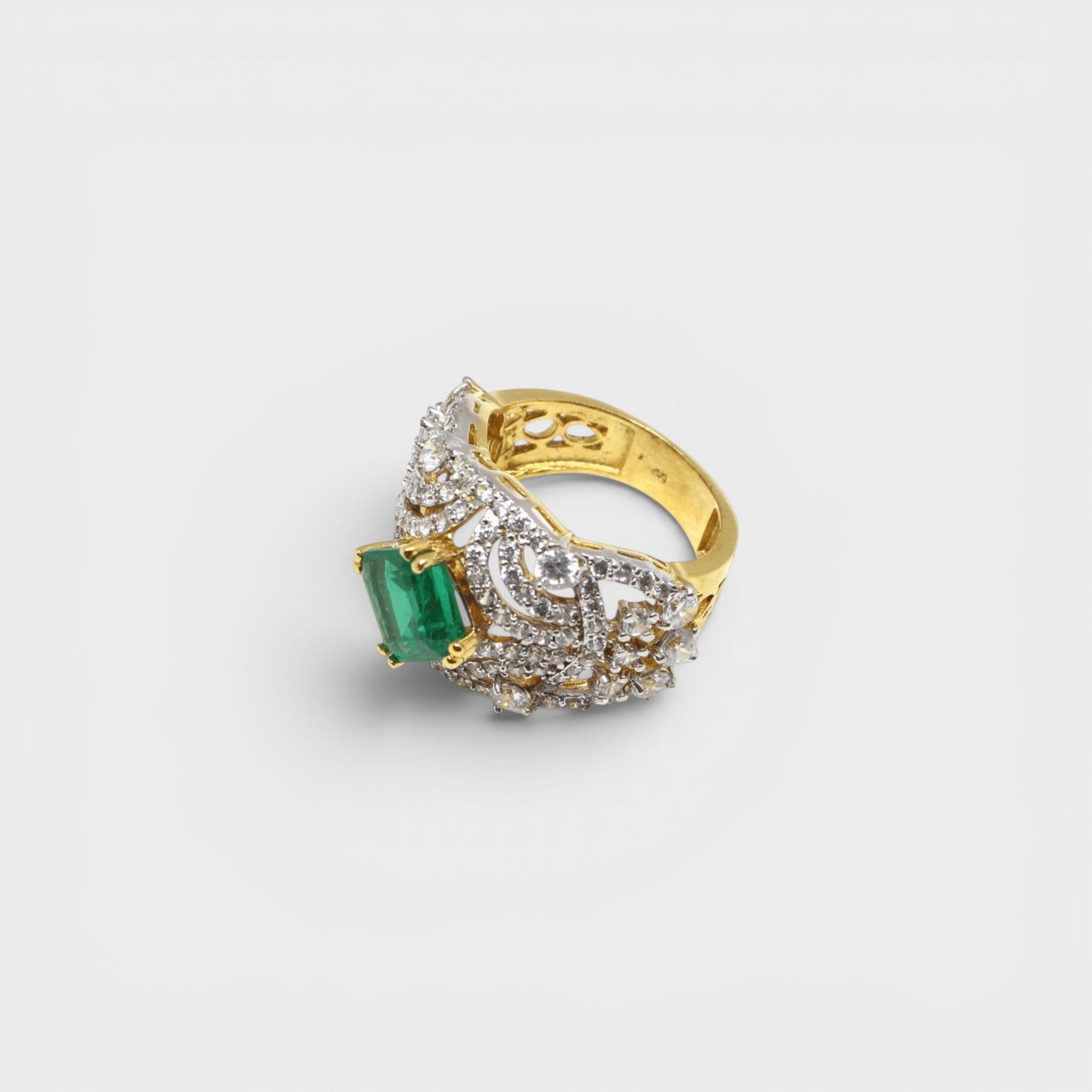 Emerald Majesty Ring - Monis Anas Jewellers