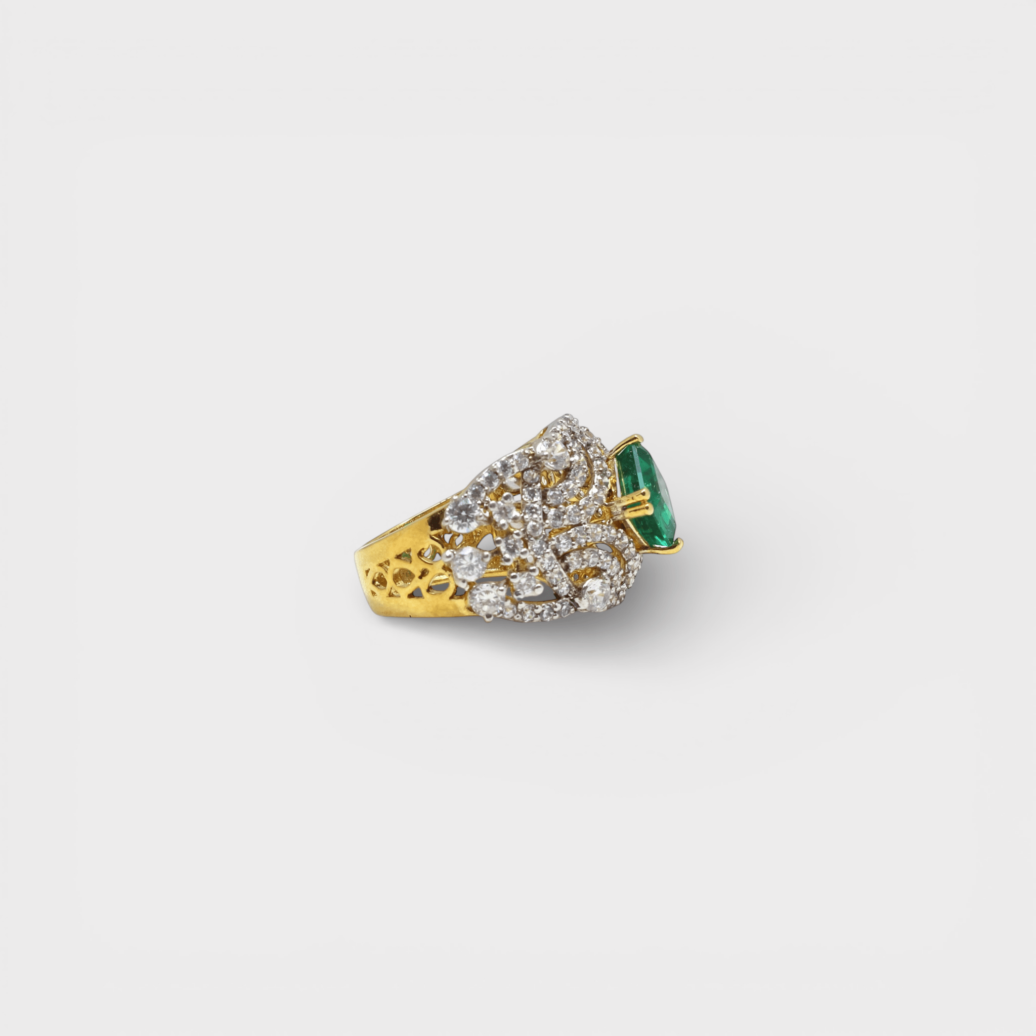 Emerald Majesty Ring - Monis Anas Jewellers