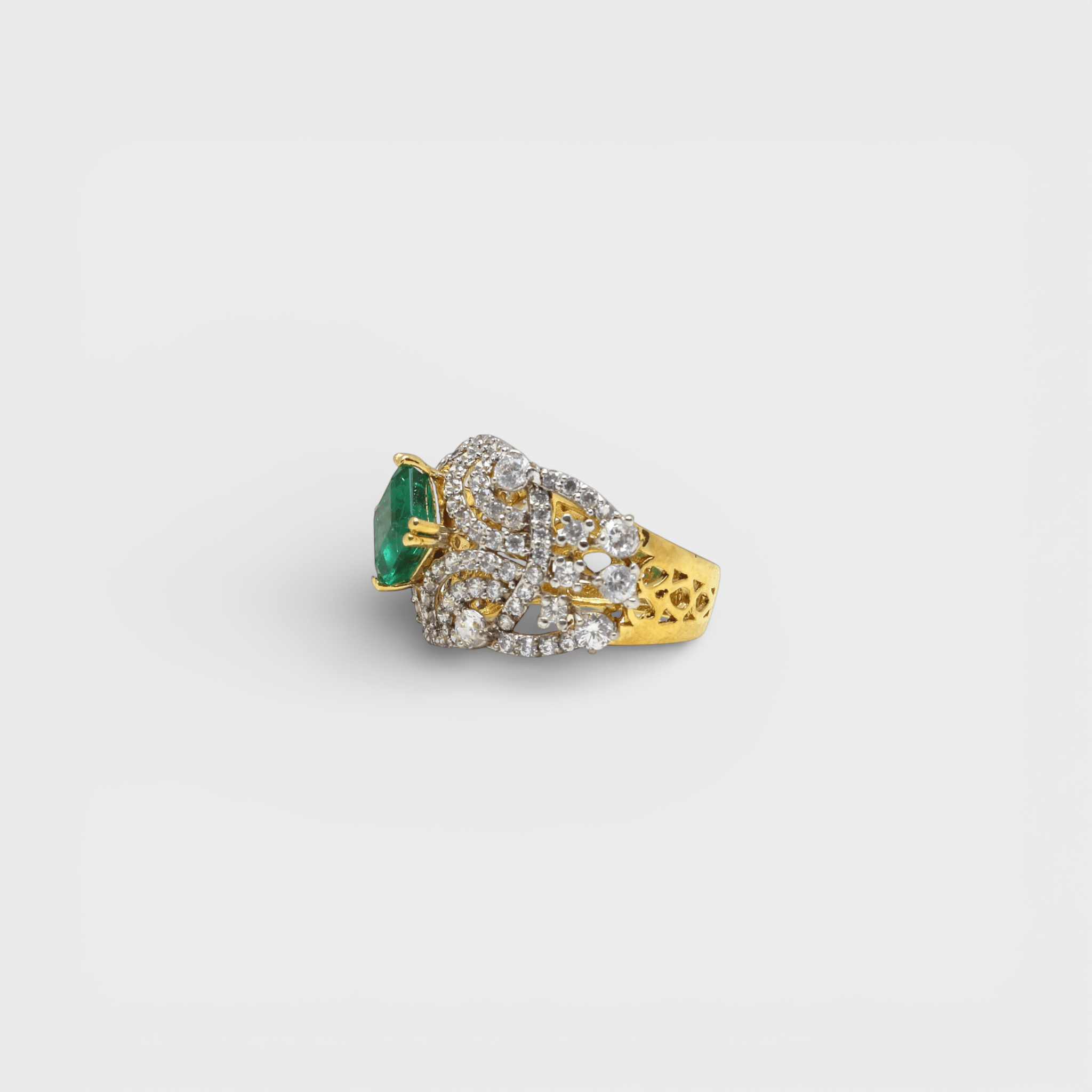 Emerald Majesty Ring - Monis Anas Jewellers