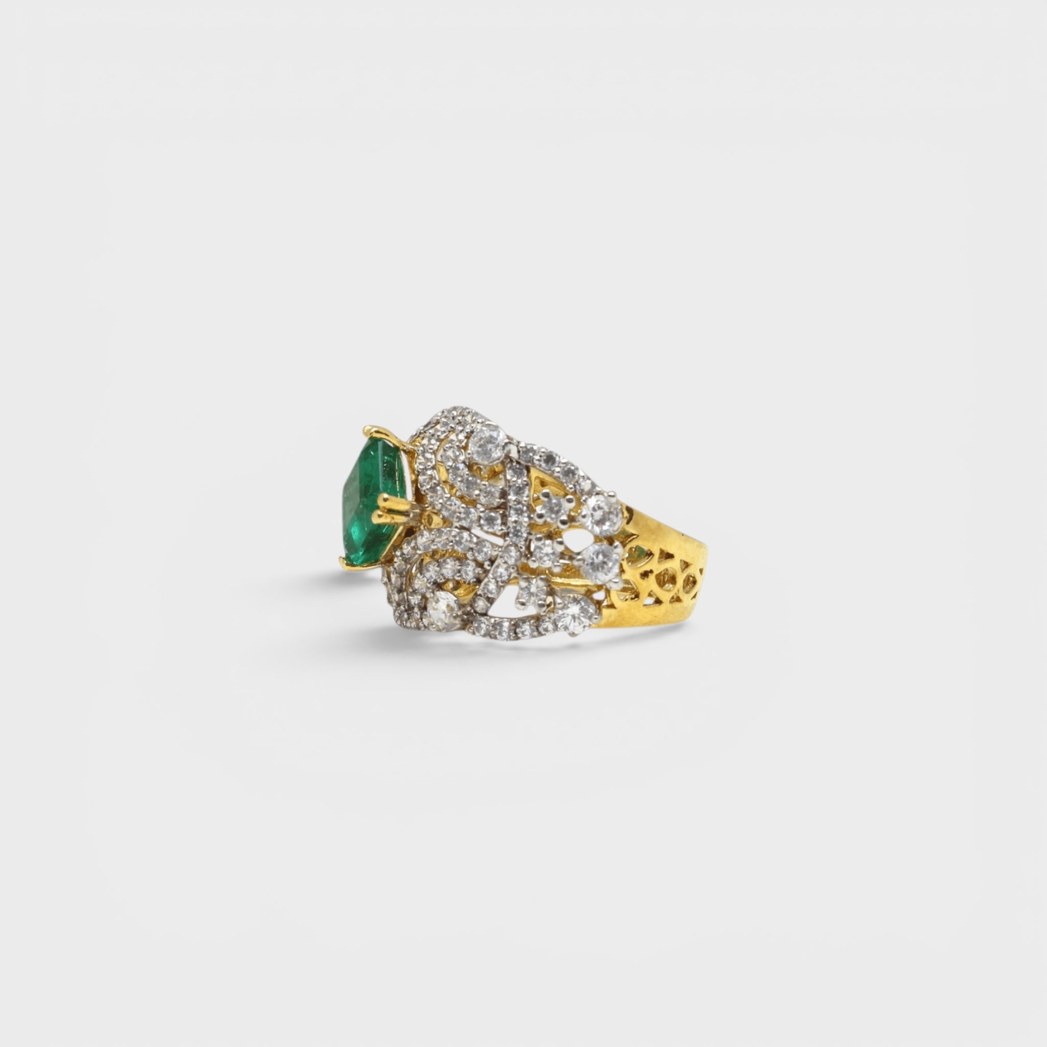 Emerald Majesty Ring - Monis Anas Jewellers