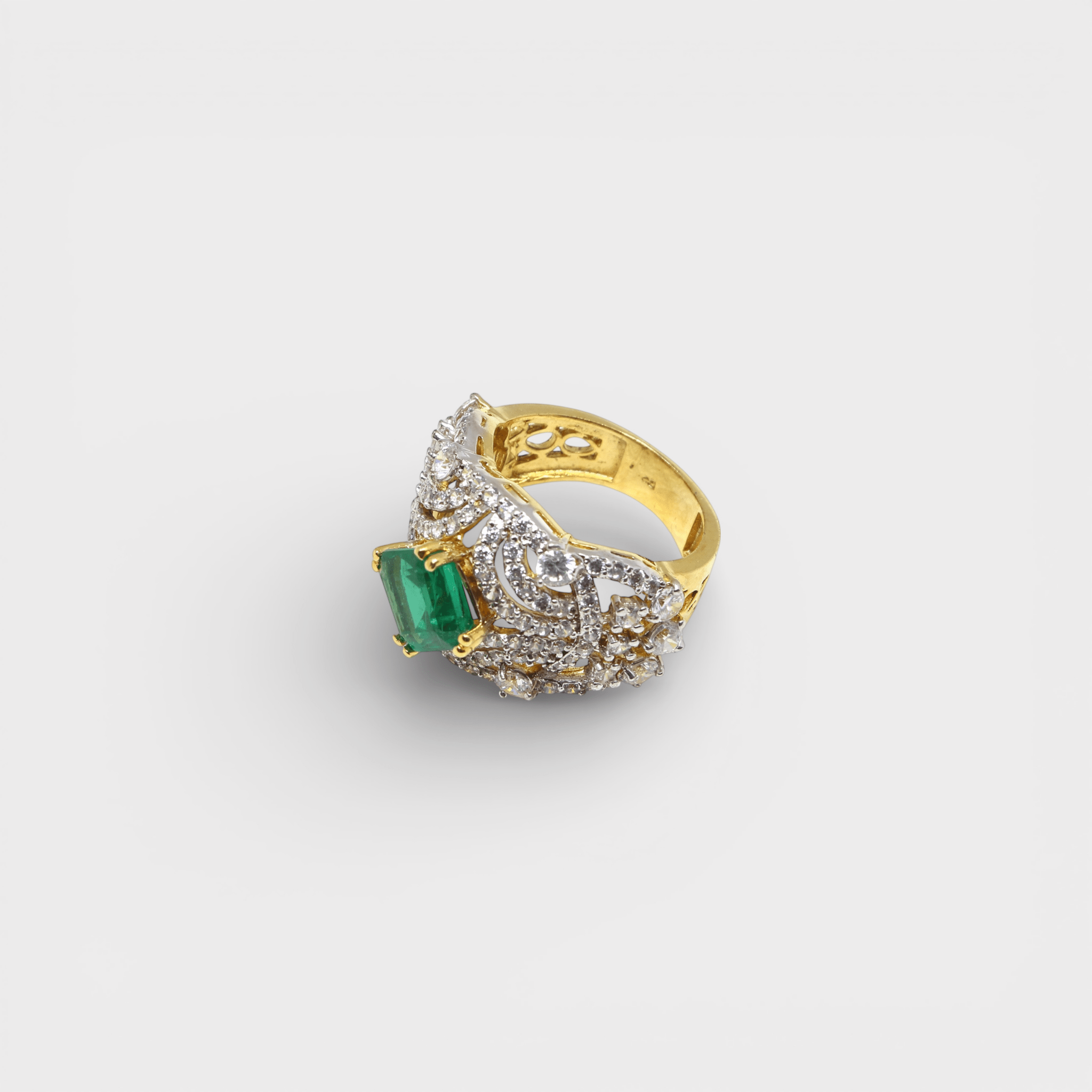 Emerald Majesty Ring - Monis Anas Jewellers