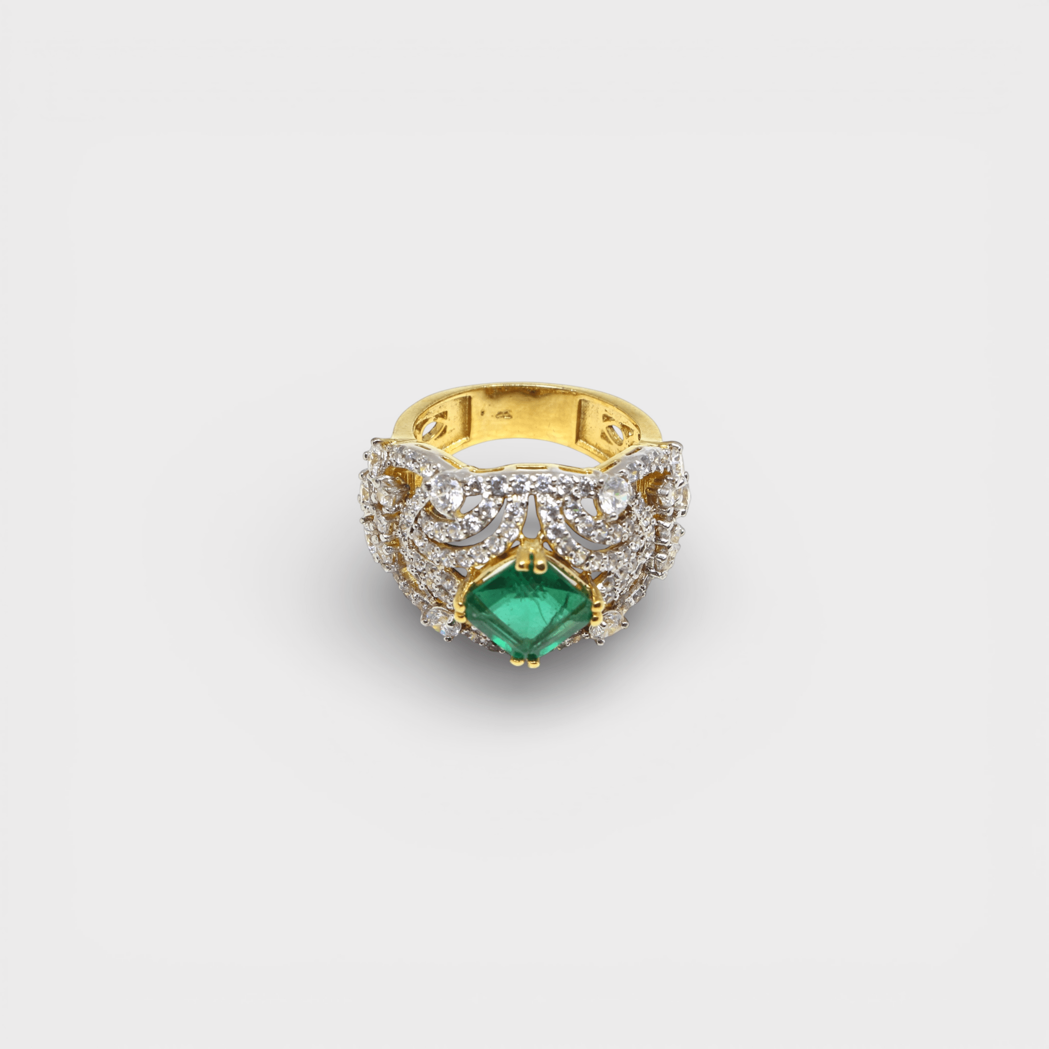 Emerald Majesty Ring - Monis Anas Jewellers