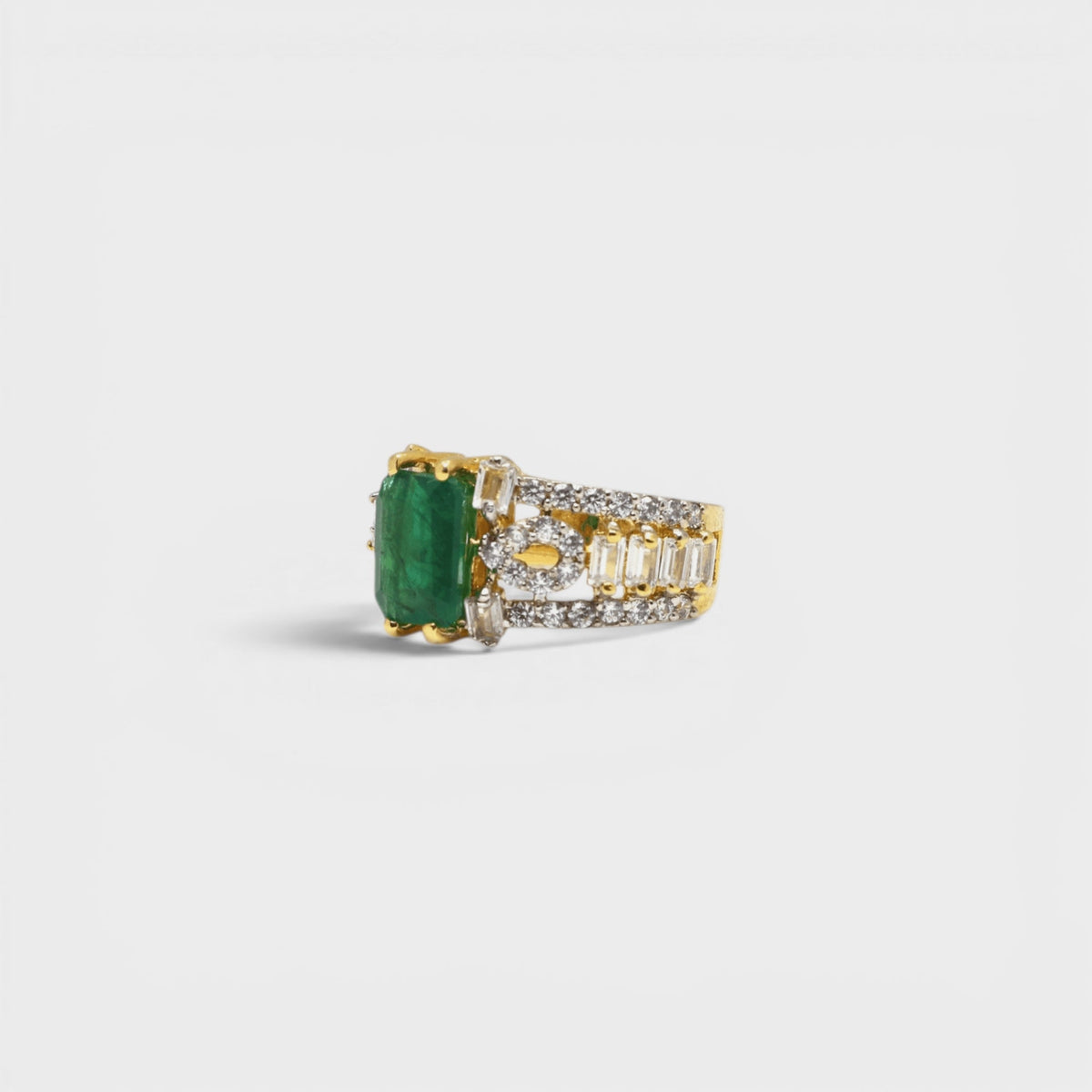 Emerald Monarch Ring - Monis Anas Jewellers