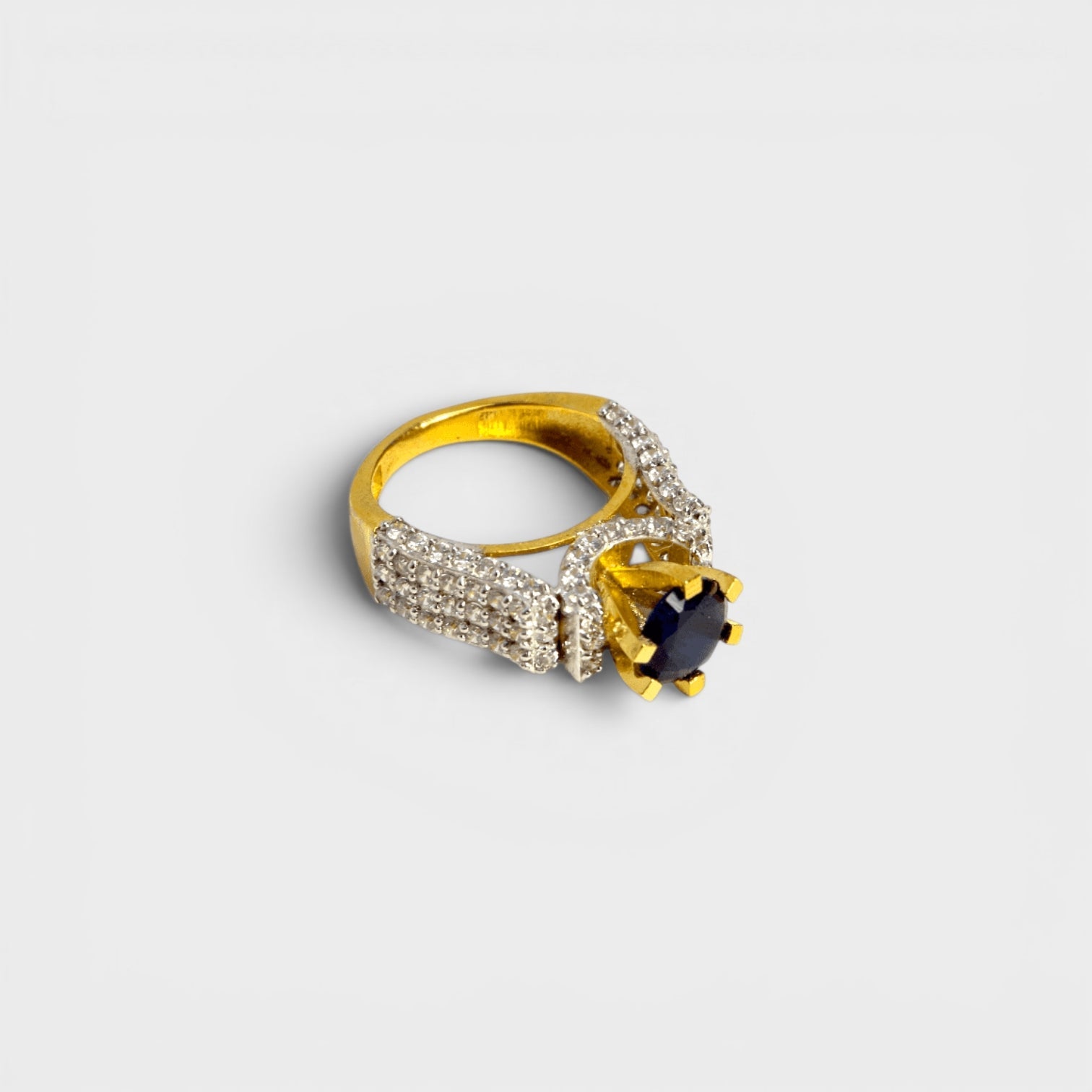 Sapphire Halo - Monis Anas Jewellers